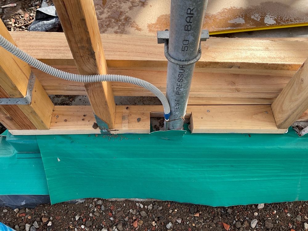 Plate cut through in a bracing wall without a replacement fixing, Sunbury